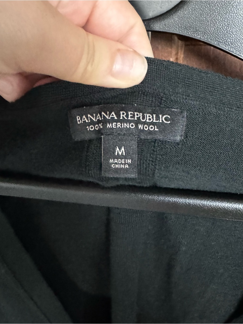 Banana Republic Black 100% Merino Wool V-Neck Cardigan Sweater Medium - Picture 2 of 6